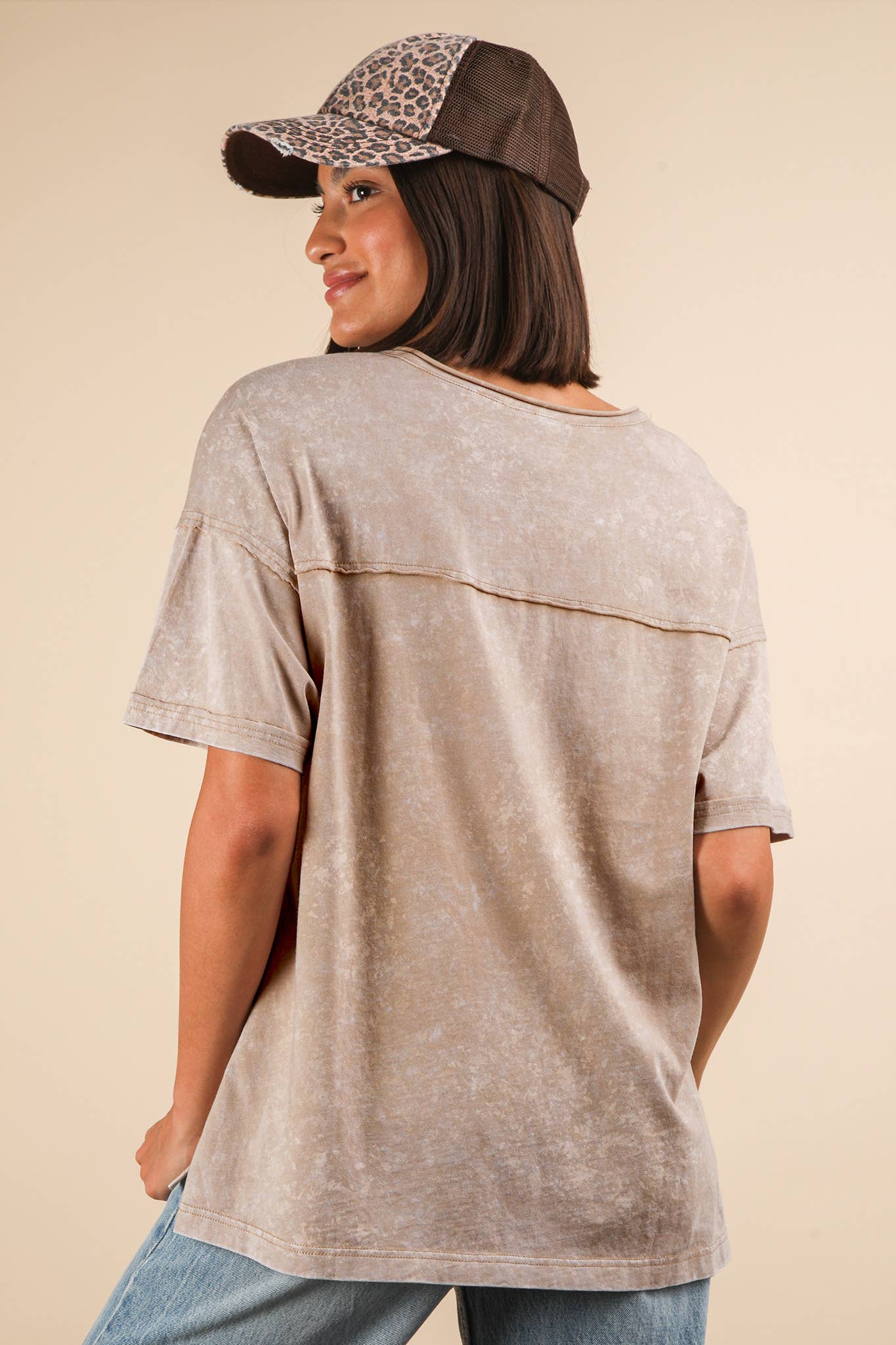 NT11966-Mineral Washed V-Neck Knit Top