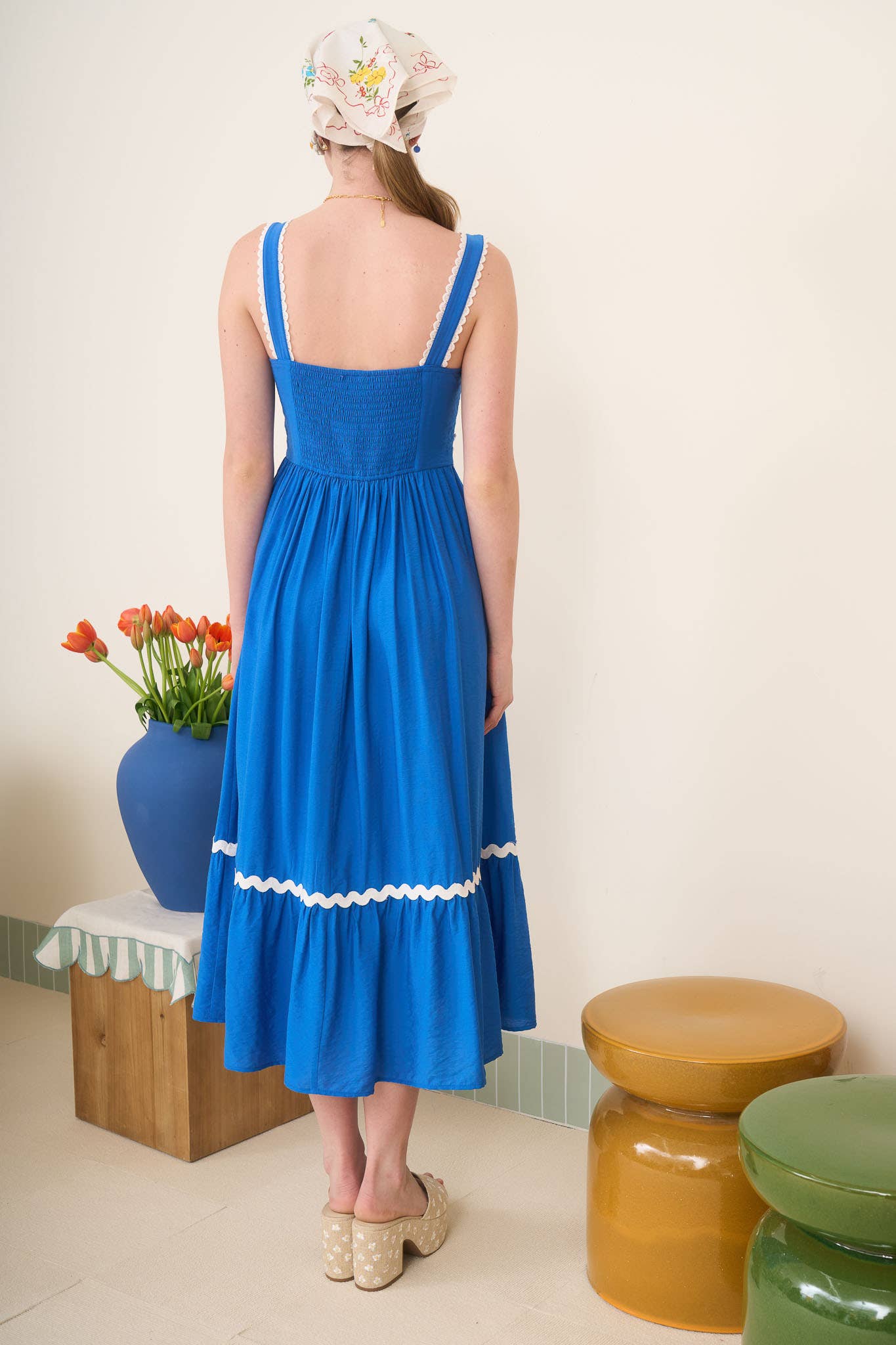 SQUARE NECK WAVE SCALLOP TRIM MIDI DRESS
