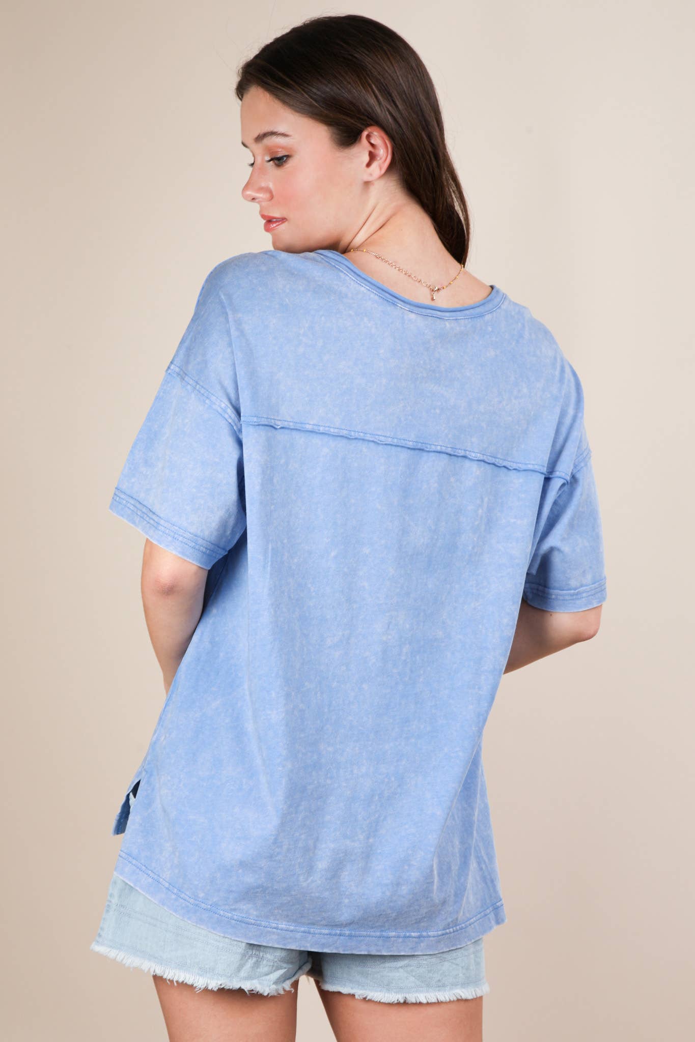 NT11966-Mineral Washed V-Neck Knit Top