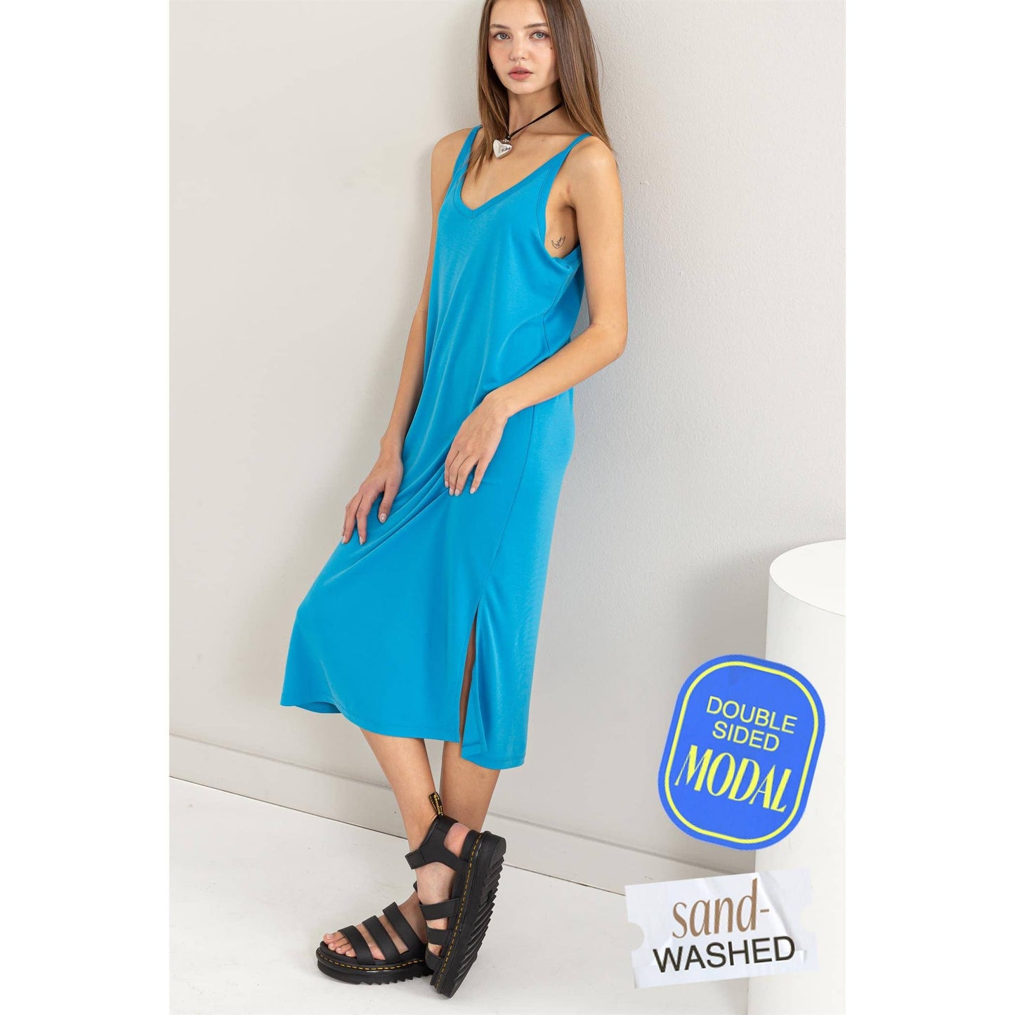 DZ24C269-Soft V-Neck Midi Dress
