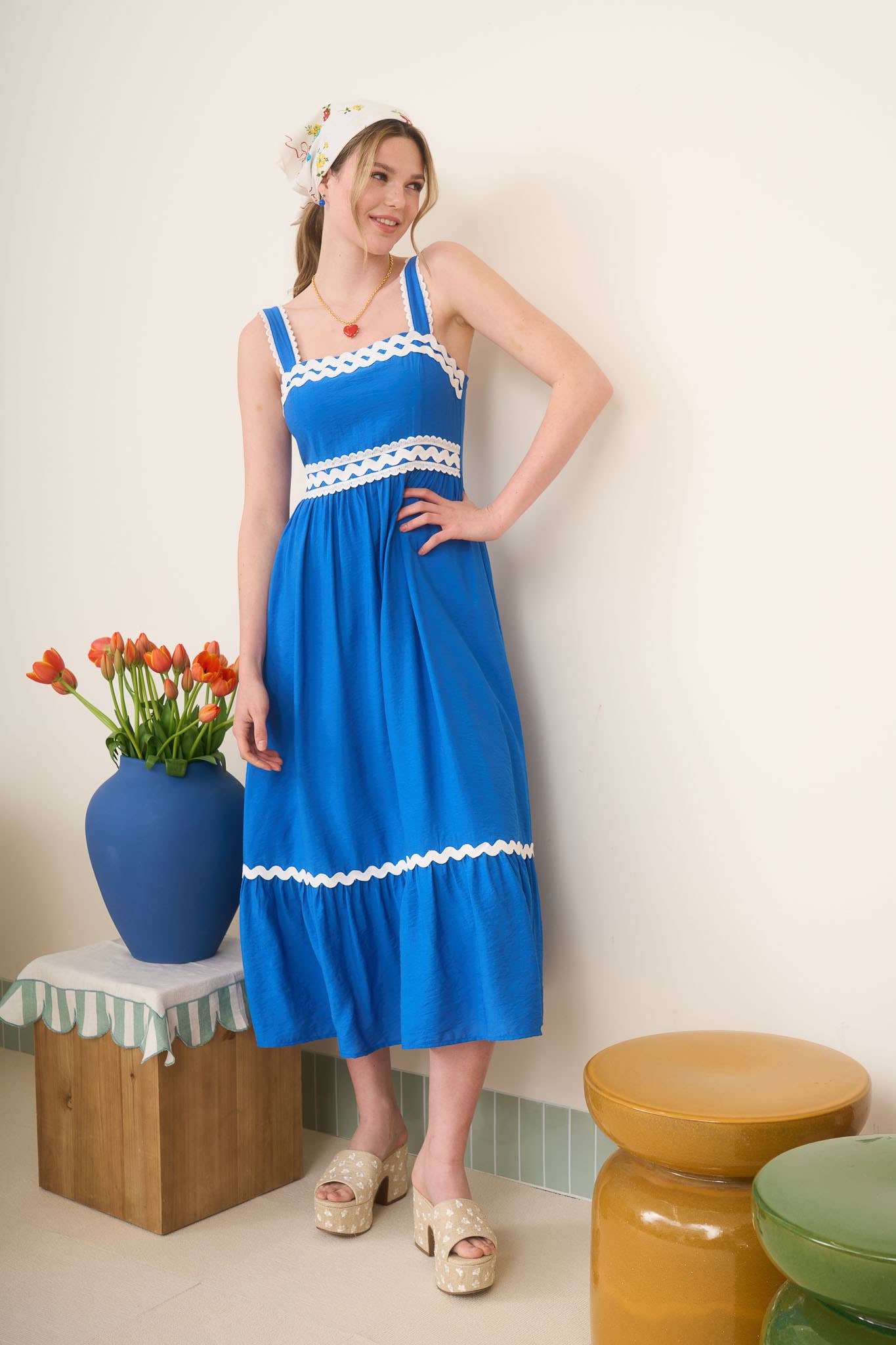SQUARE NECK WAVE SCALLOP TRIM MIDI DRESS