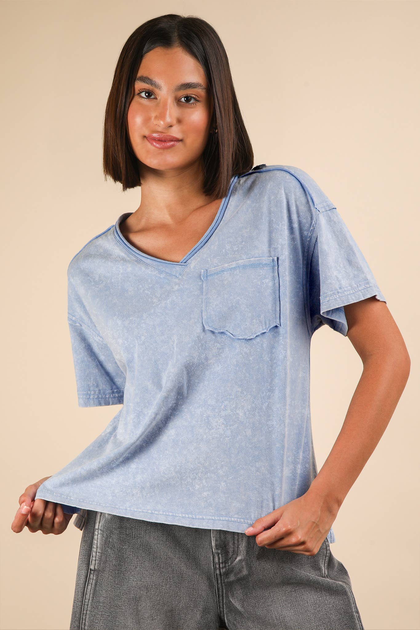 NT11966-Mineral Washed V-Neck Knit Top
