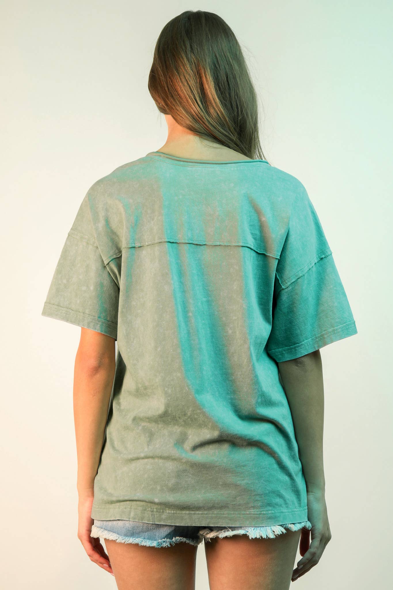 NT11966-Mineral Washed V-Neck Knit Top