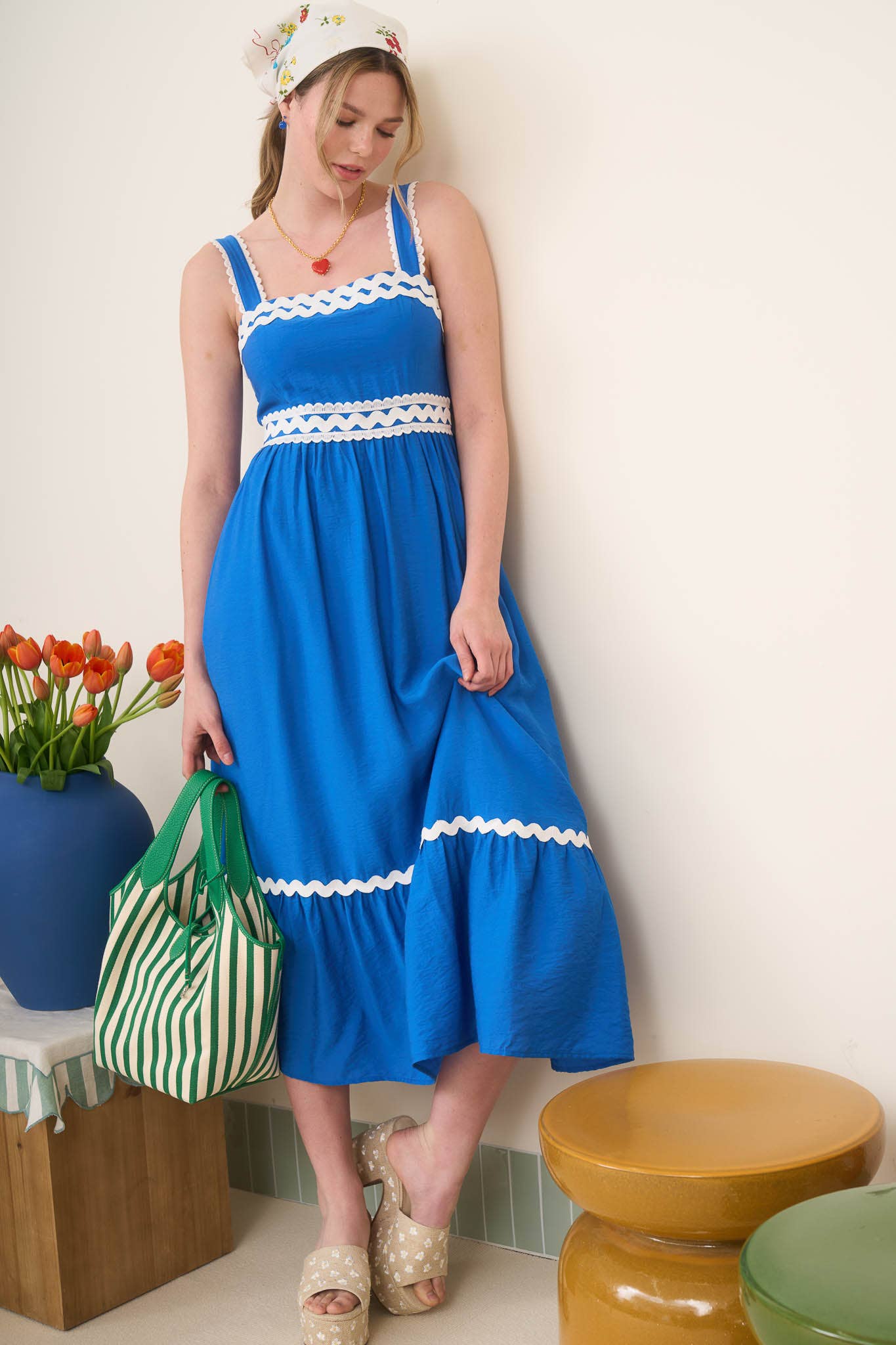 SQUARE NECK WAVE SCALLOP TRIM MIDI DRESS