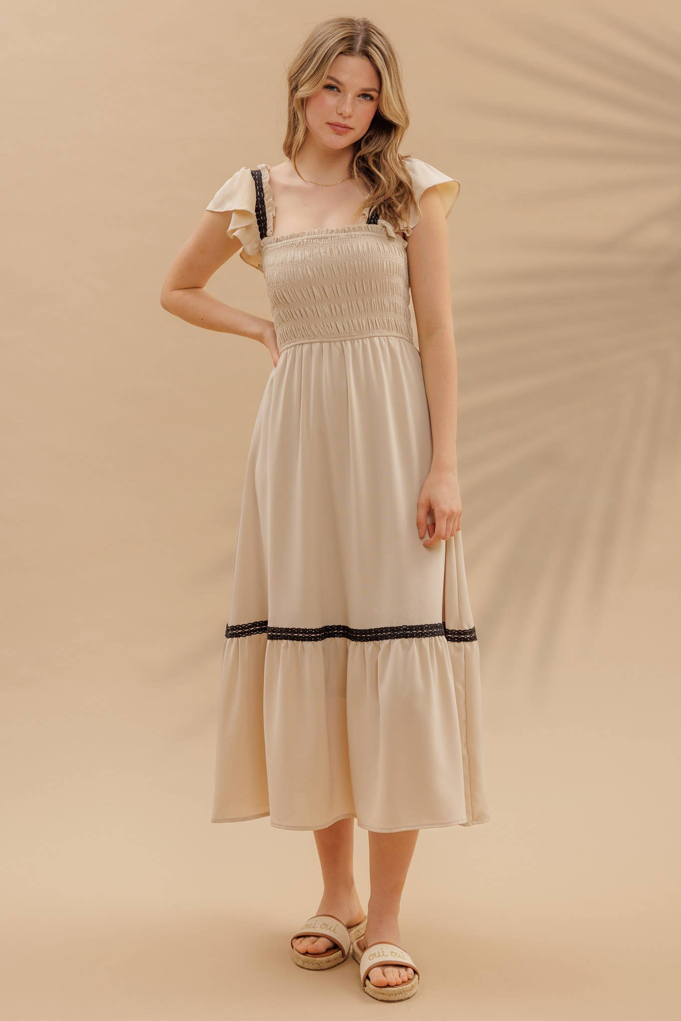 CONTRAST DETAIL SMOCKED RUFFLE MIDI DRESS