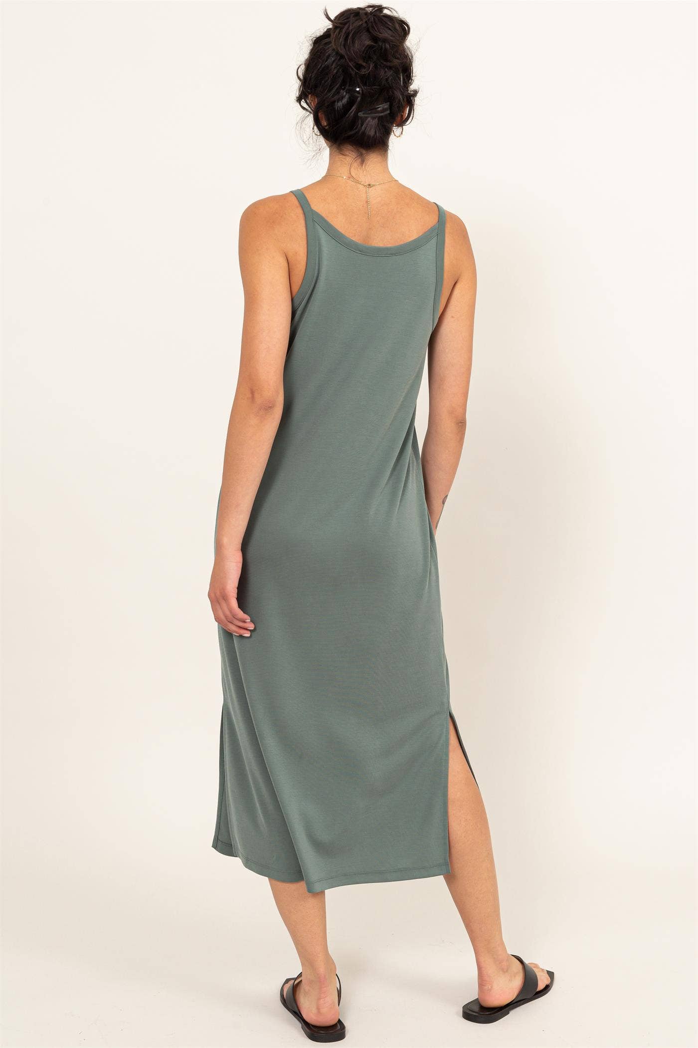 DZ24C269-Soft V-Neck Midi Dress