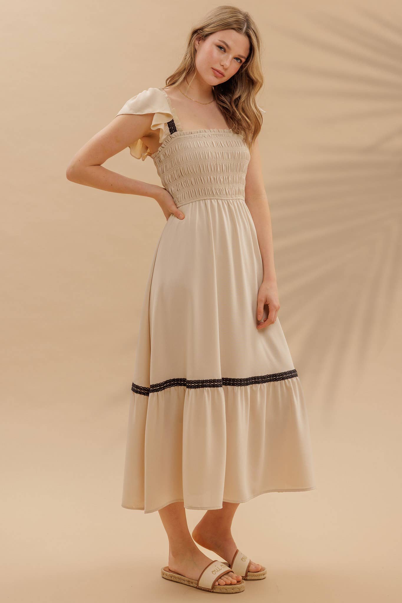 CONTRAST DETAIL SMOCKED RUFFLE MIDI DRESS