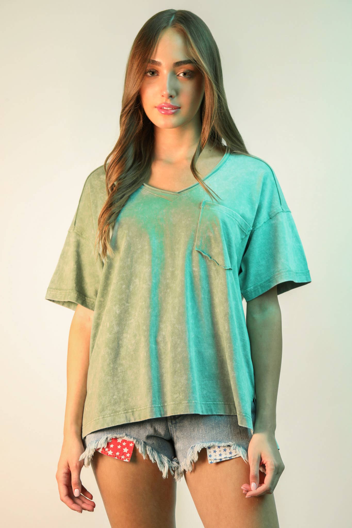 NT11966-Mineral Washed V-Neck Knit Top