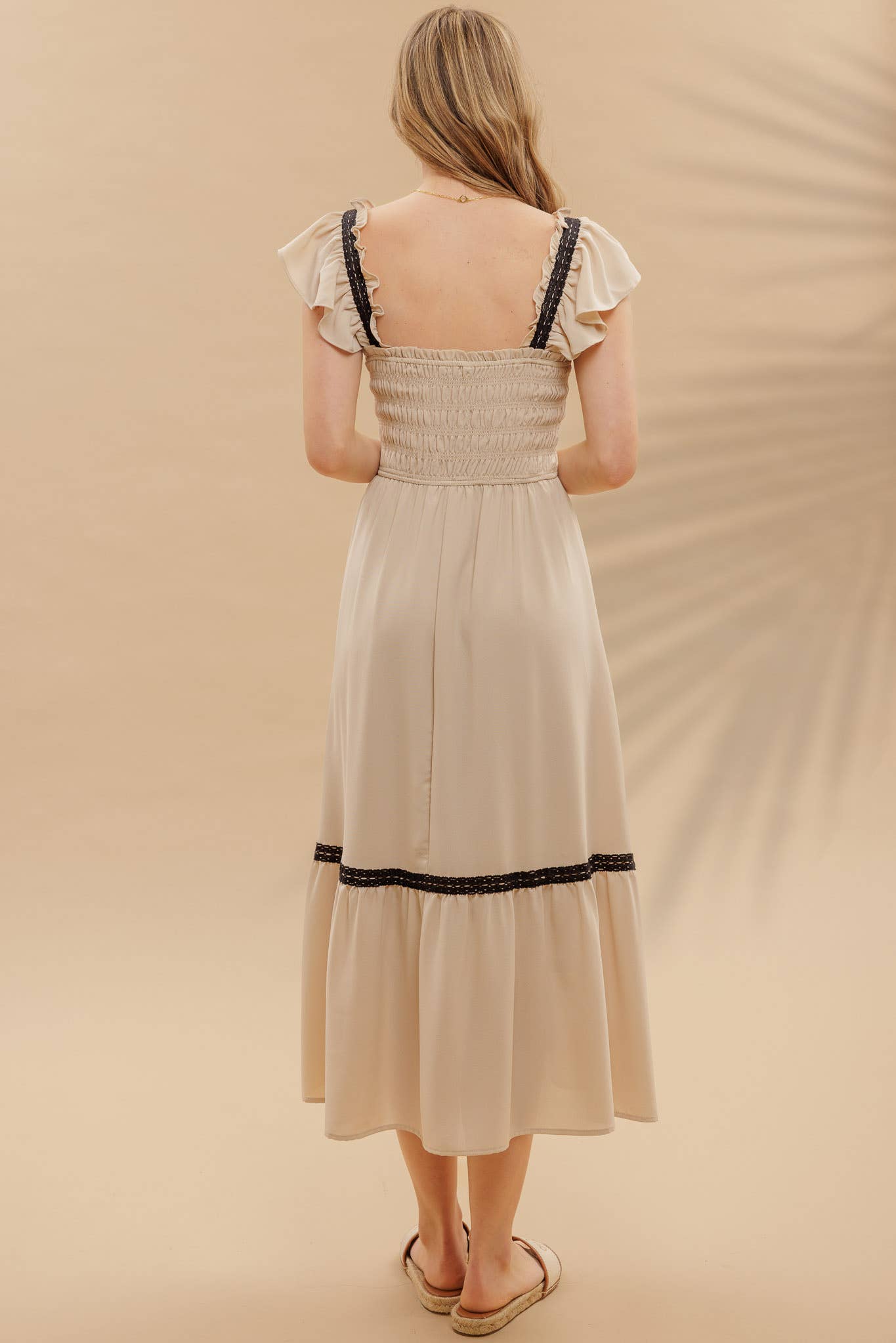CONTRAST DETAIL SMOCKED RUFFLE MIDI DRESS