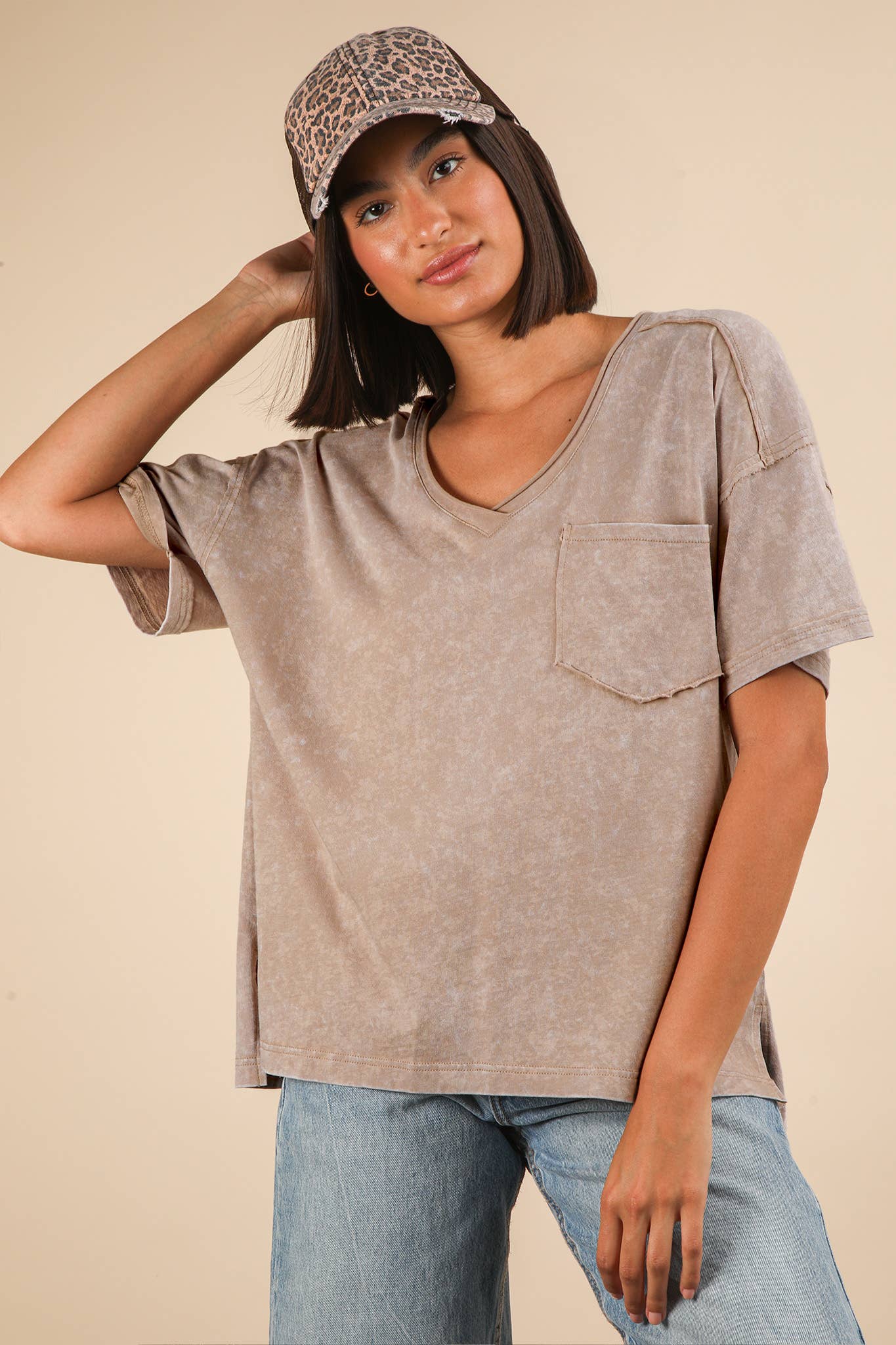 NT11966-Mineral Washed V-Neck Knit Top