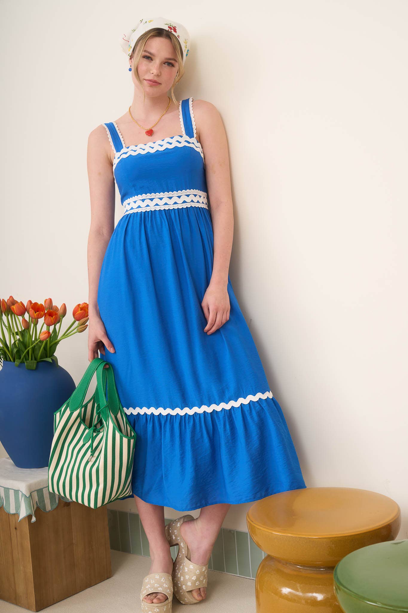 SQUARE NECK WAVE SCALLOP TRIM MIDI DRESS