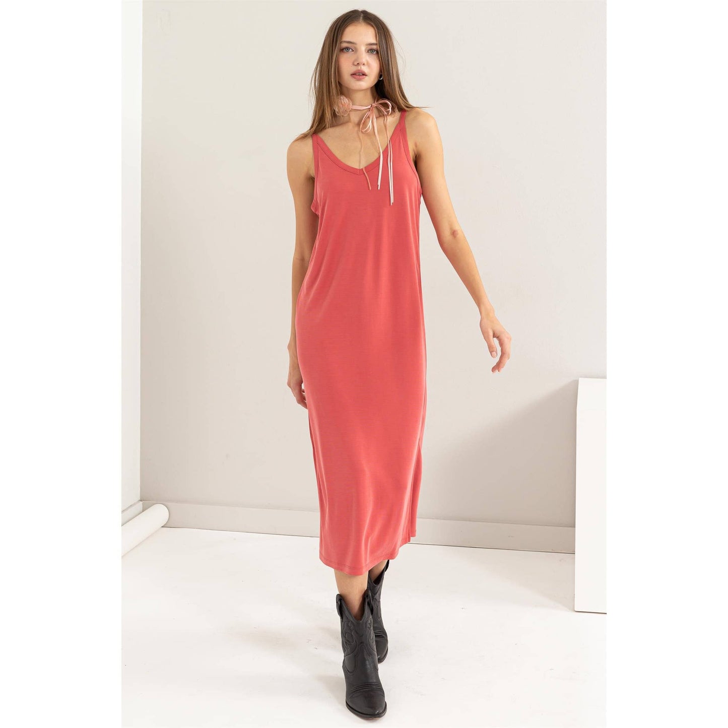DZ24C269-Soft V-Neck Midi Dress