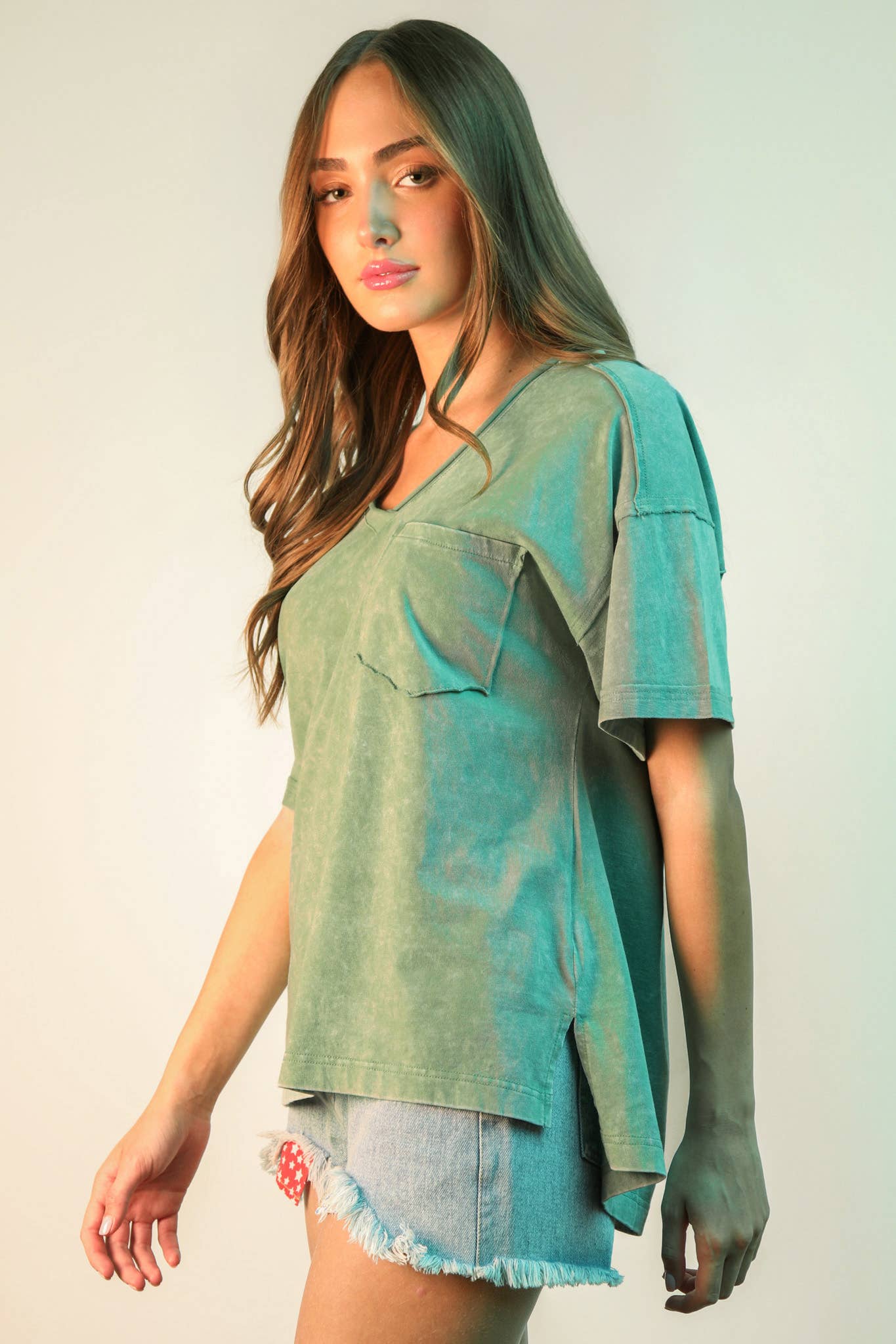 NT11966-Mineral Washed V-Neck Knit Top
