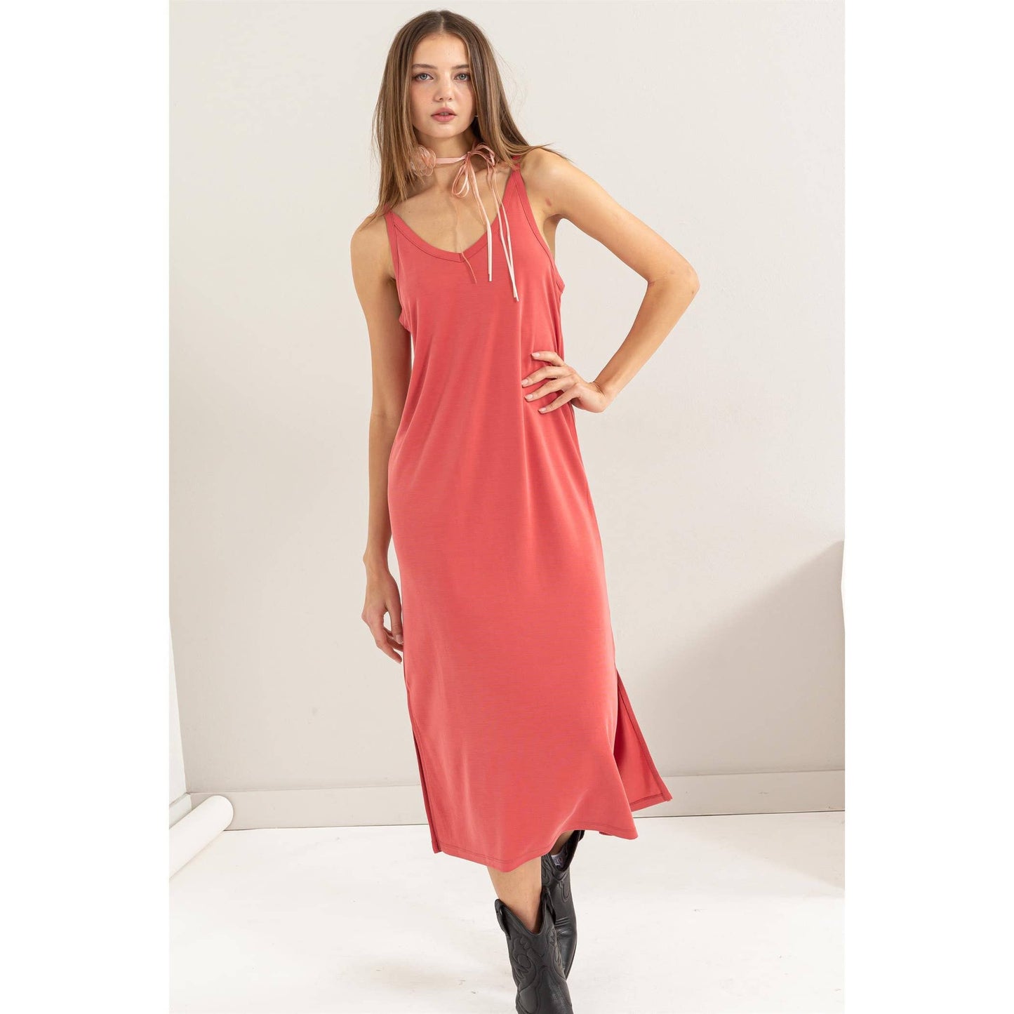 DZ24C269-Soft V-Neck Midi Dress