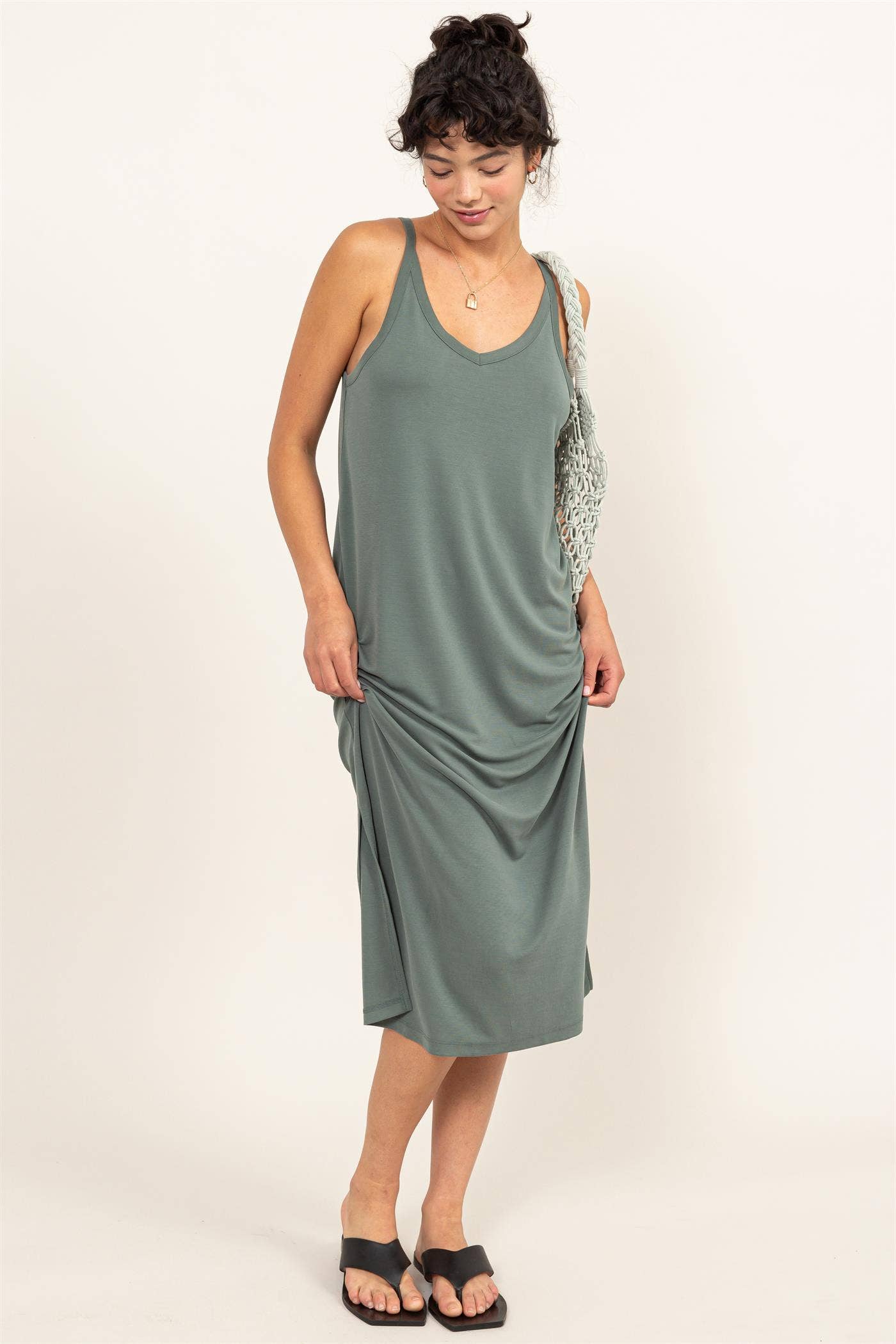 DZ24C269-Soft V-Neck Midi Dress
