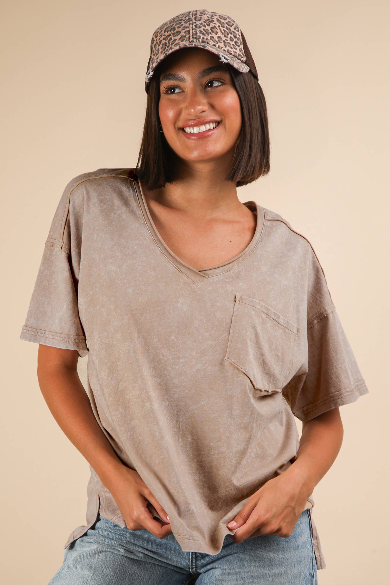 NT11966-Mineral Washed V-Neck Knit Top