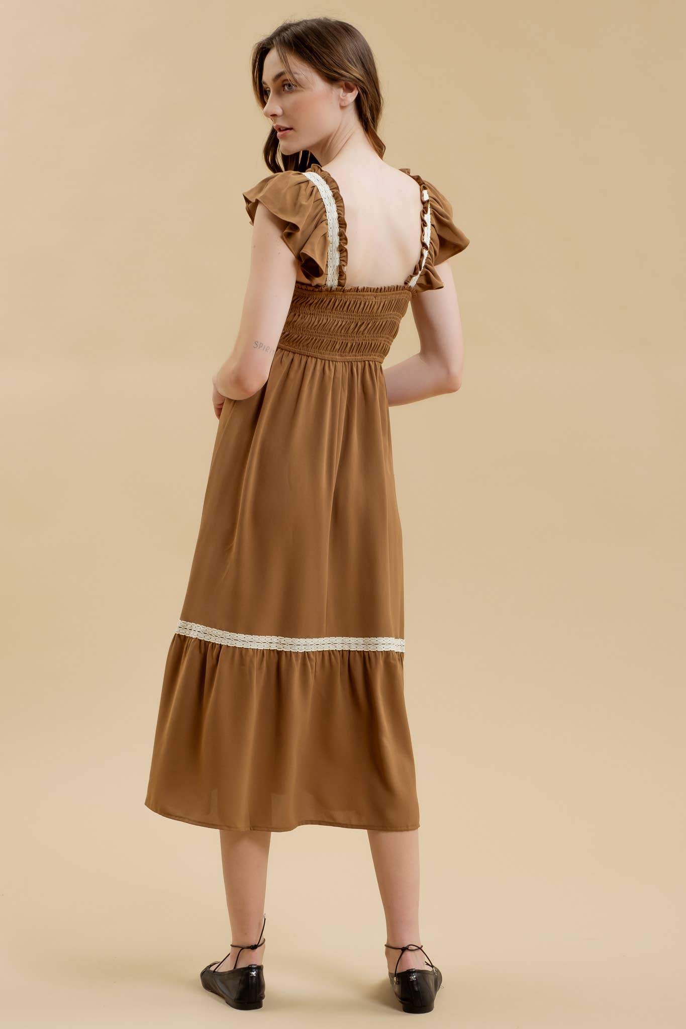CONTRAST DETAIL SMOCKED RUFFLE MIDI DRESS