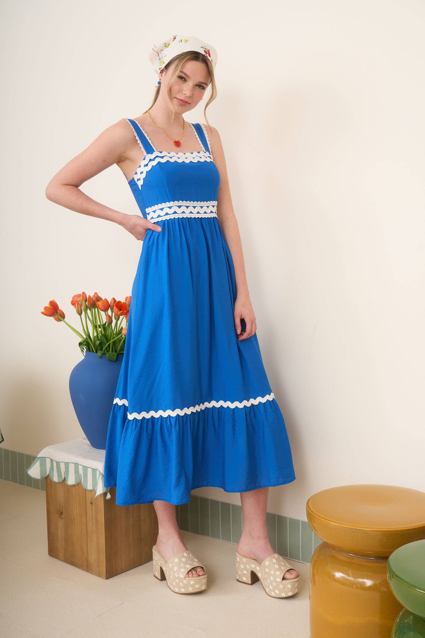 SQUARE NECK WAVE SCALLOP TRIM MIDI DRESS