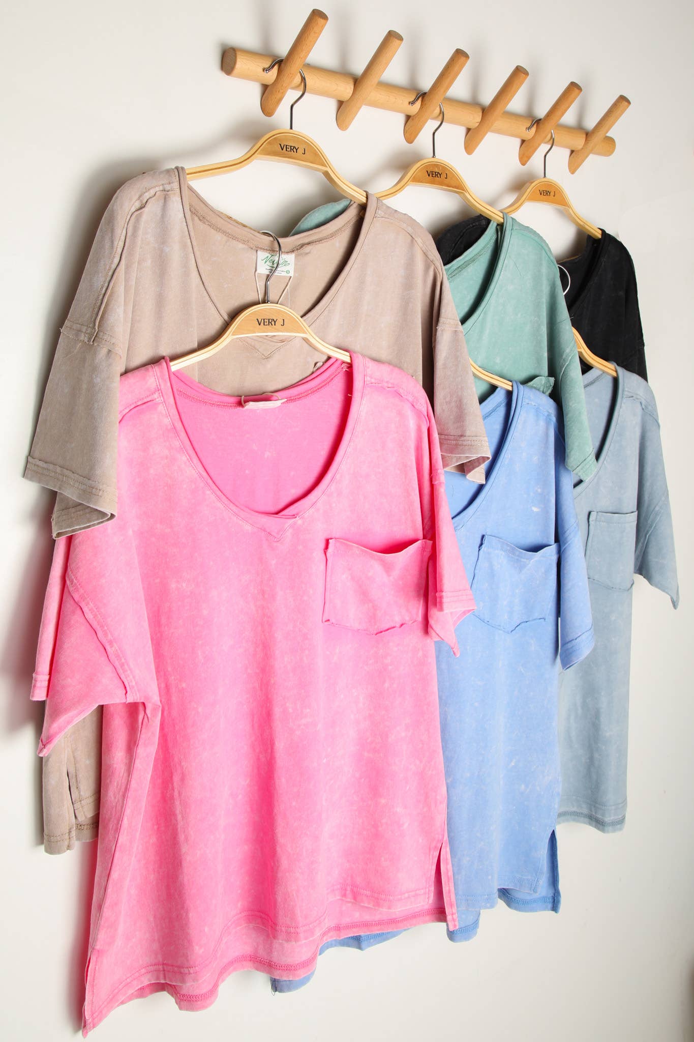 NT11966-Mineral Washed V-Neck Knit Top