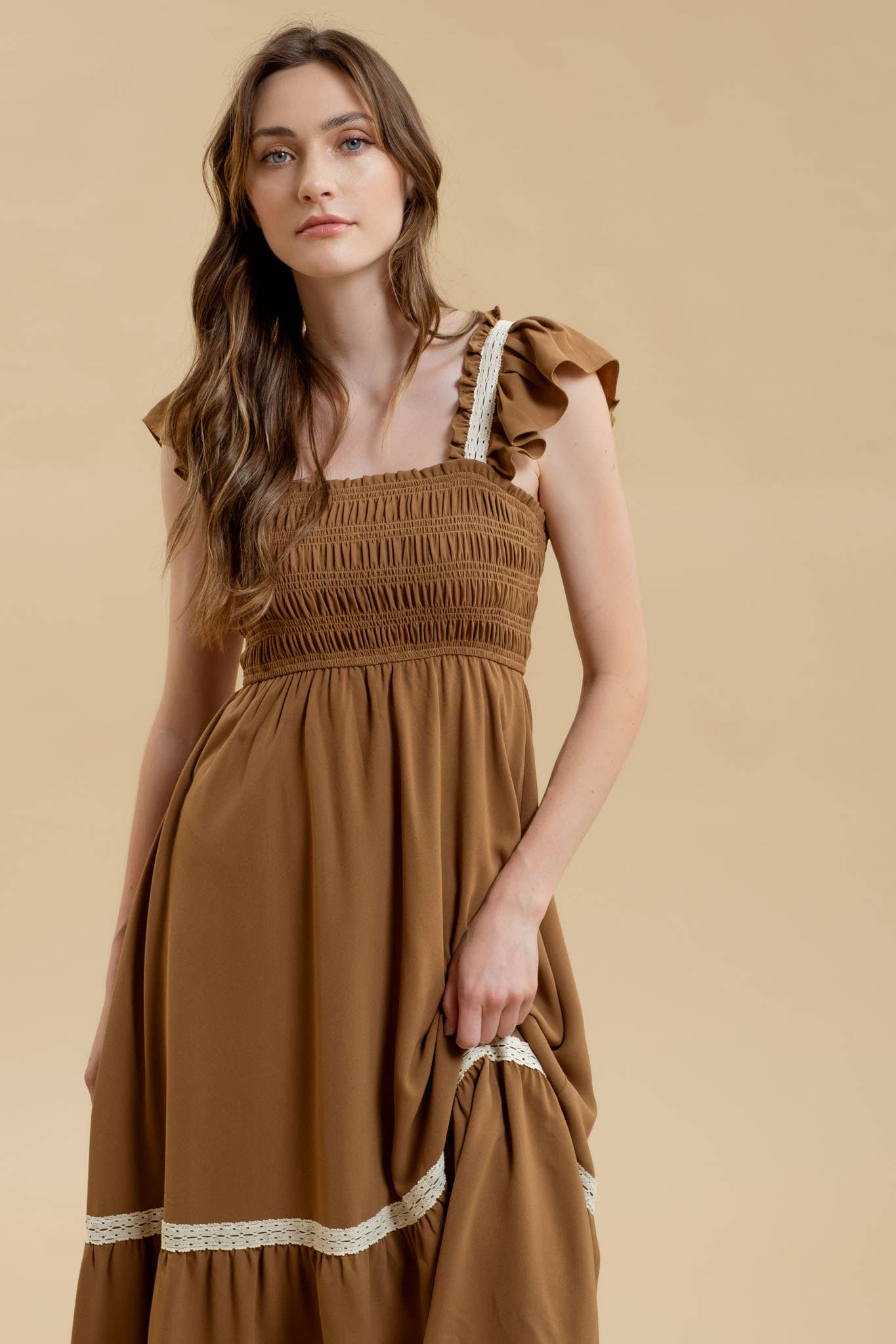 CONTRAST DETAIL SMOCKED RUFFLE MIDI DRESS