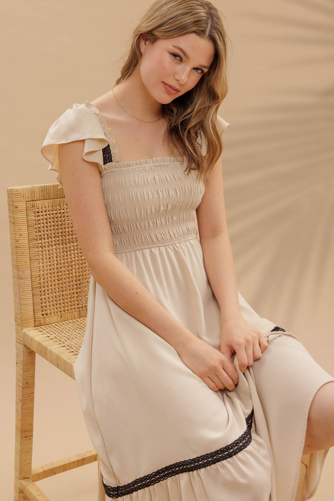 CONTRAST DETAIL SMOCKED RUFFLE MIDI DRESS