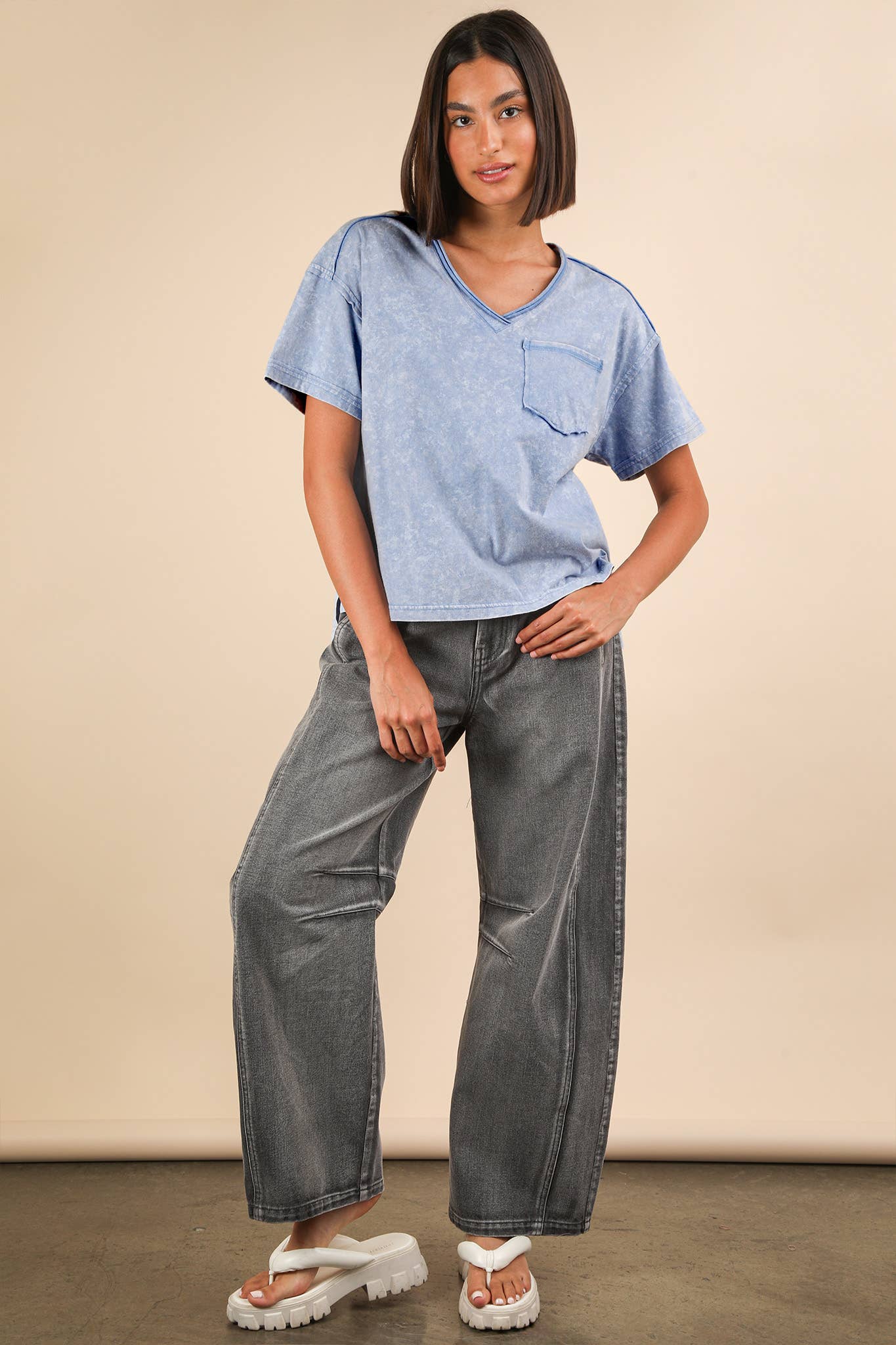 NT11966-Mineral Washed V-Neck Knit Top