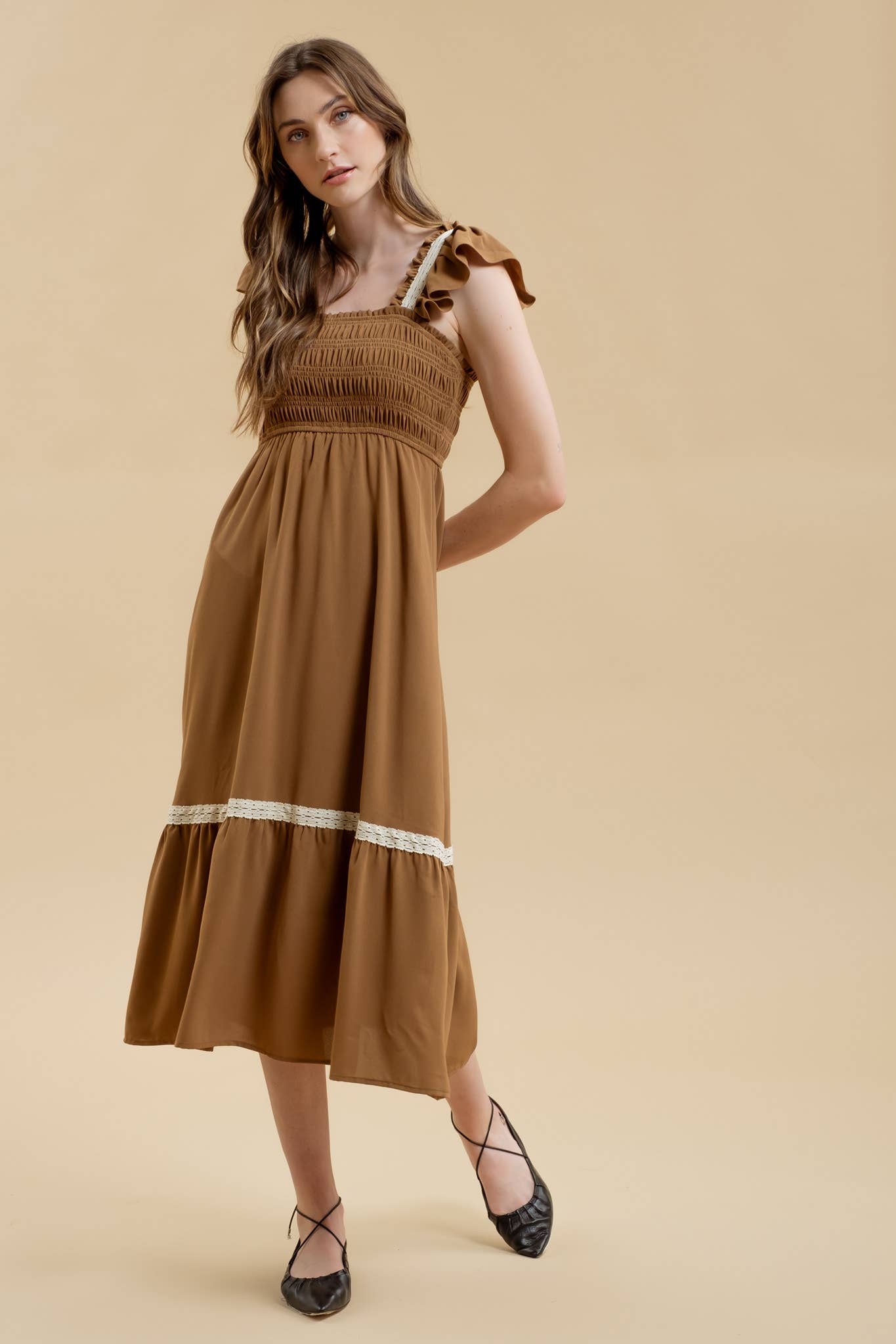 CONTRAST DETAIL SMOCKED RUFFLE MIDI DRESS