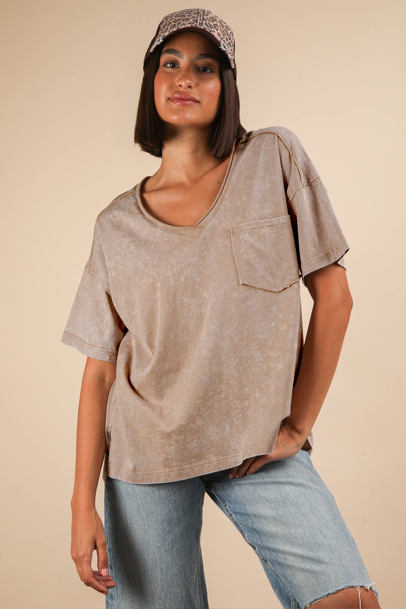NT11966-Mineral Washed V-Neck Knit Top