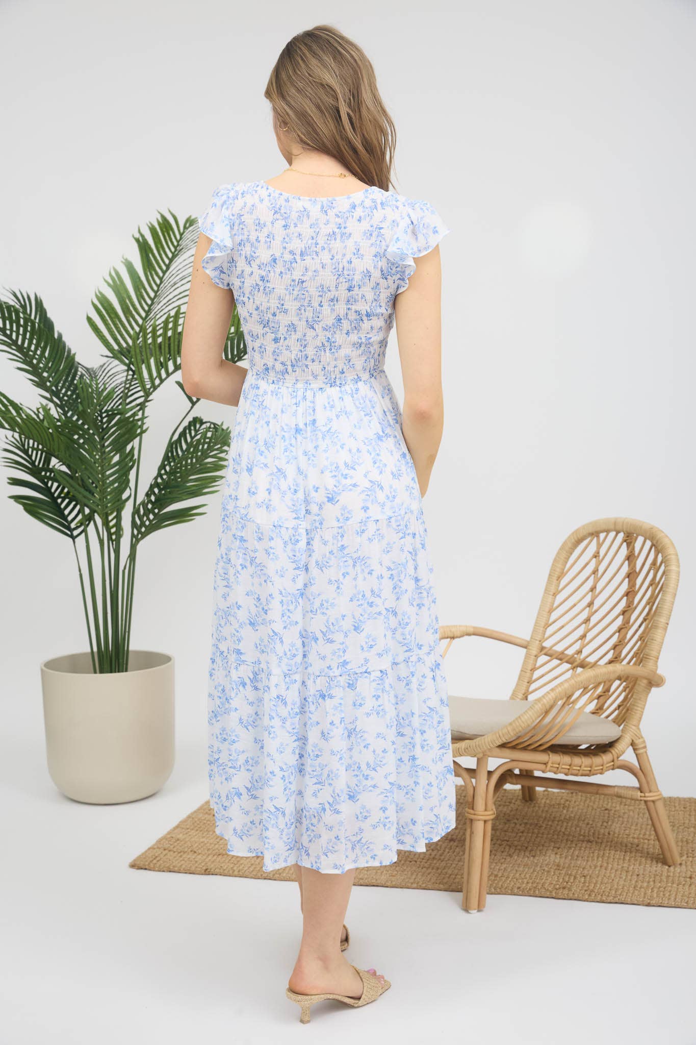 FLORAL V NECK SMOCKED SHORT SLEEVE MIDI DRESS