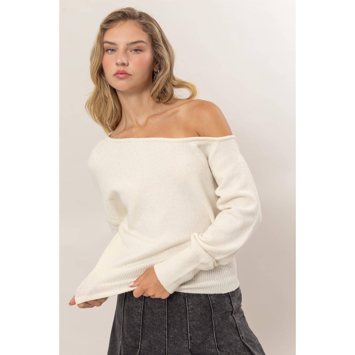 DZ24F735-Off-The-Shoulder Sweater