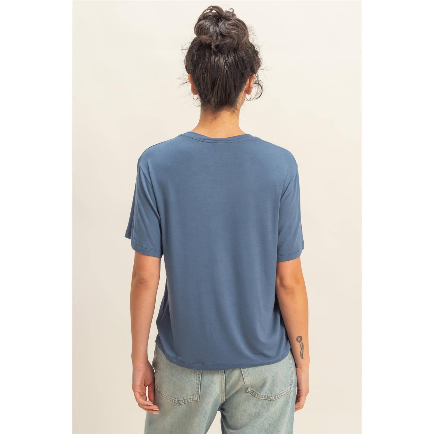 Classic Crew Neck Short Sleeve Pocket Top