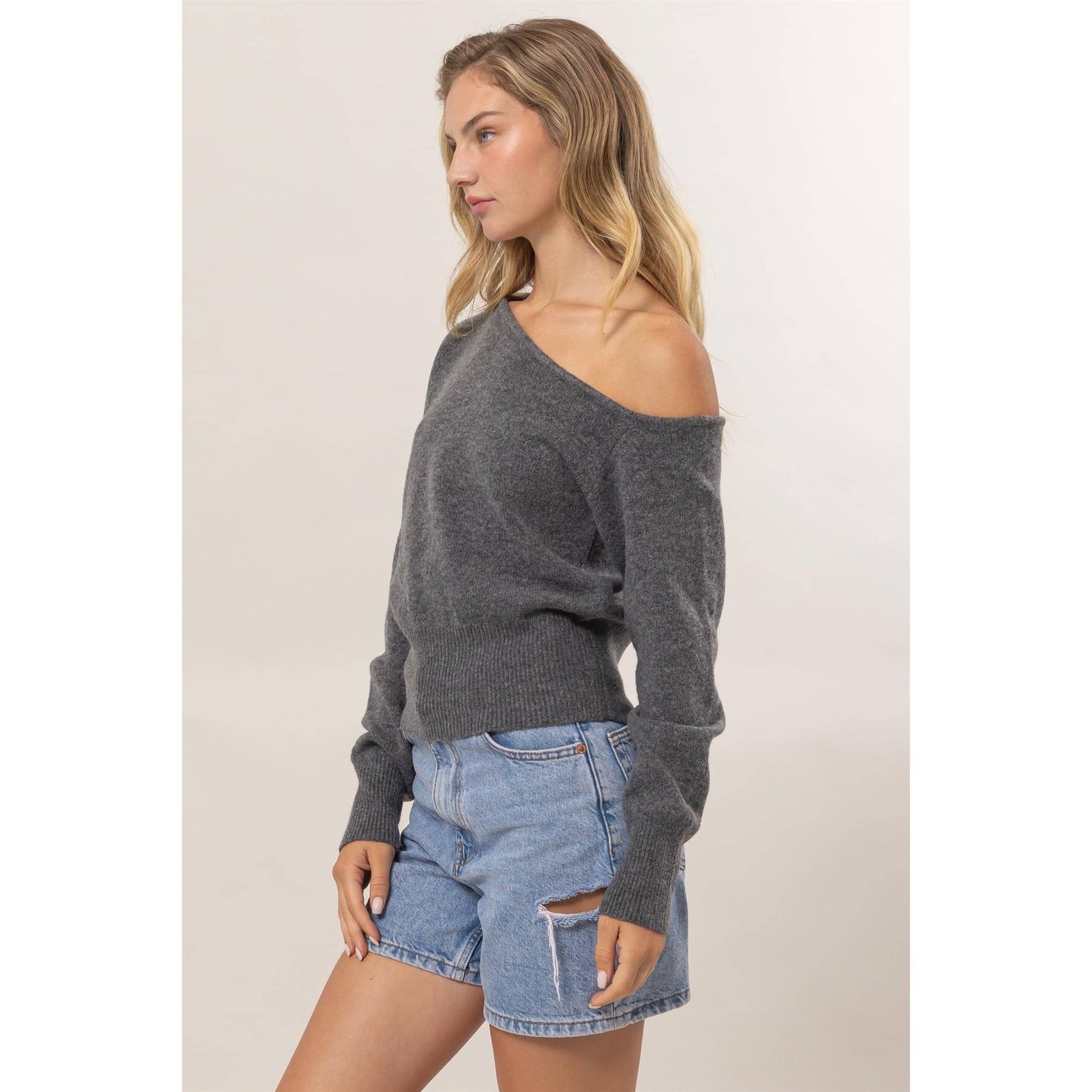 DZ24F735-Off-The-Shoulder Sweater