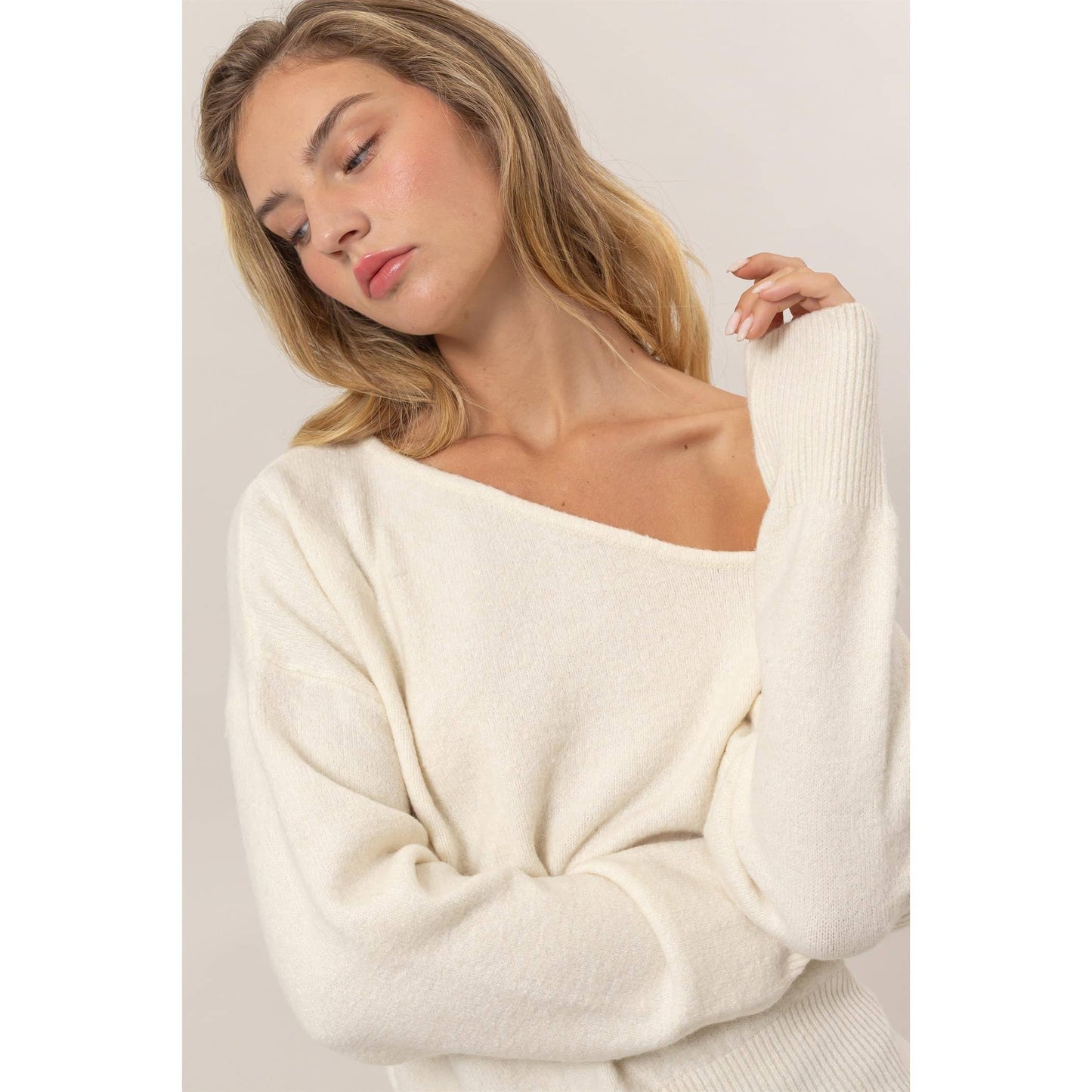 DZ24F735-Off-The-Shoulder Sweater