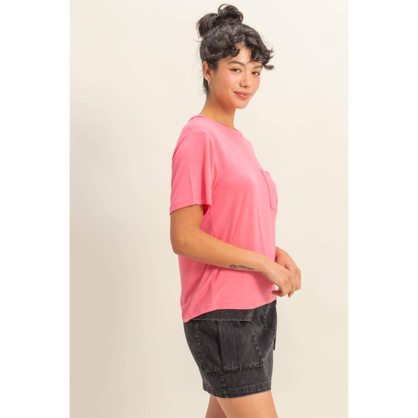 Classic Crew Neck Short Sleeve Pocket Top